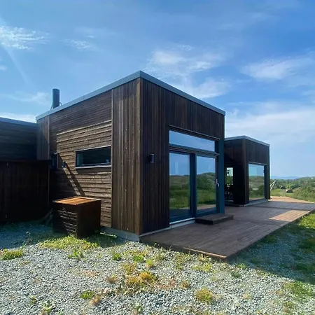 With Direct Access To The Sea At Krakvag Semesterbostad *